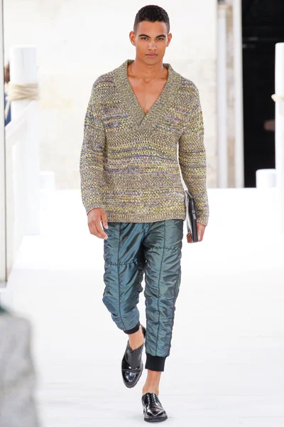Look 5